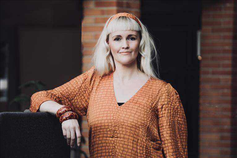 Linnéa Falkinger, CEO och grundare av CashewMeetly.